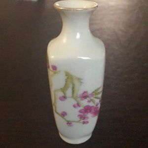 Vintage porcelain bud vase